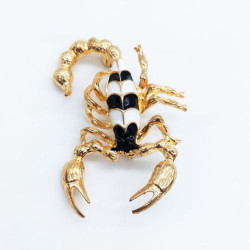 Brosch - Svart skorpion [Guld]